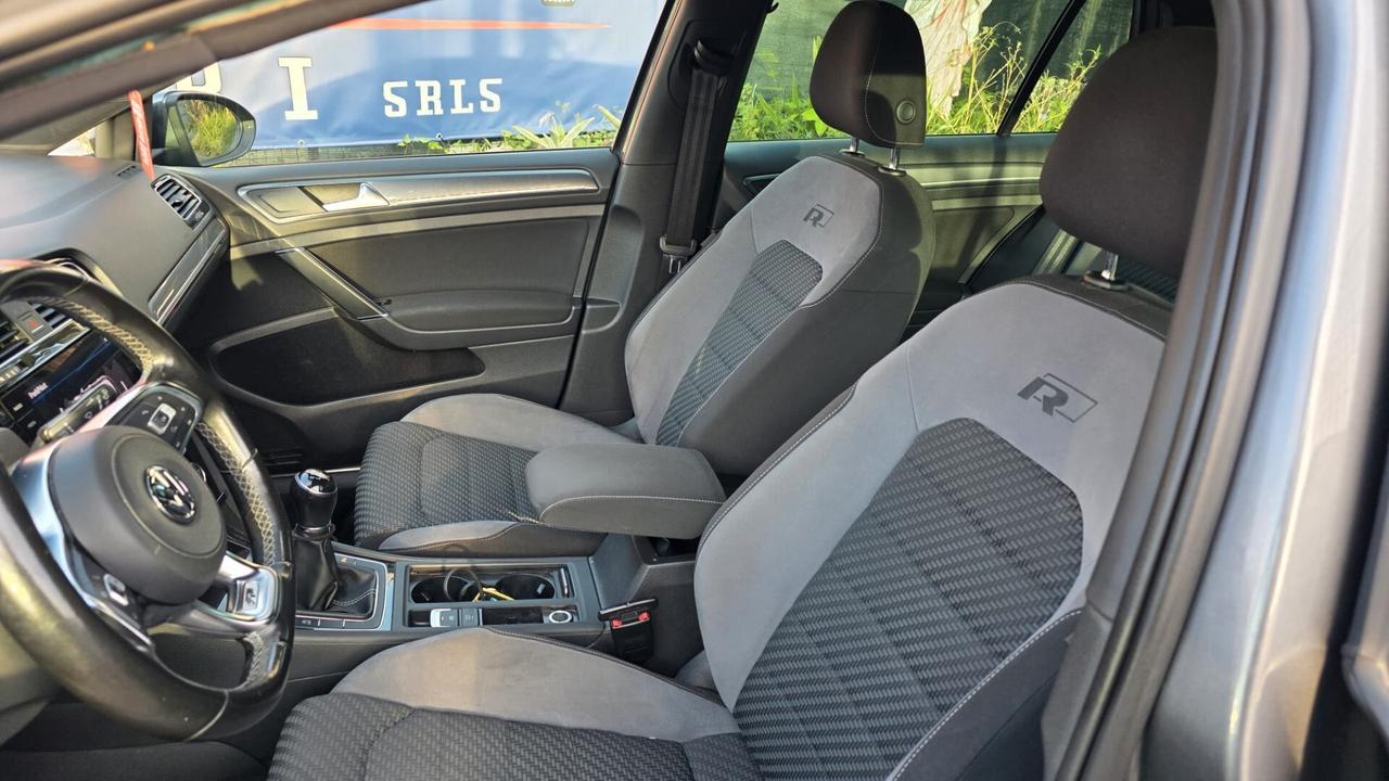 Volkswagen Golf 1.6 TDI R-Line Cockpit