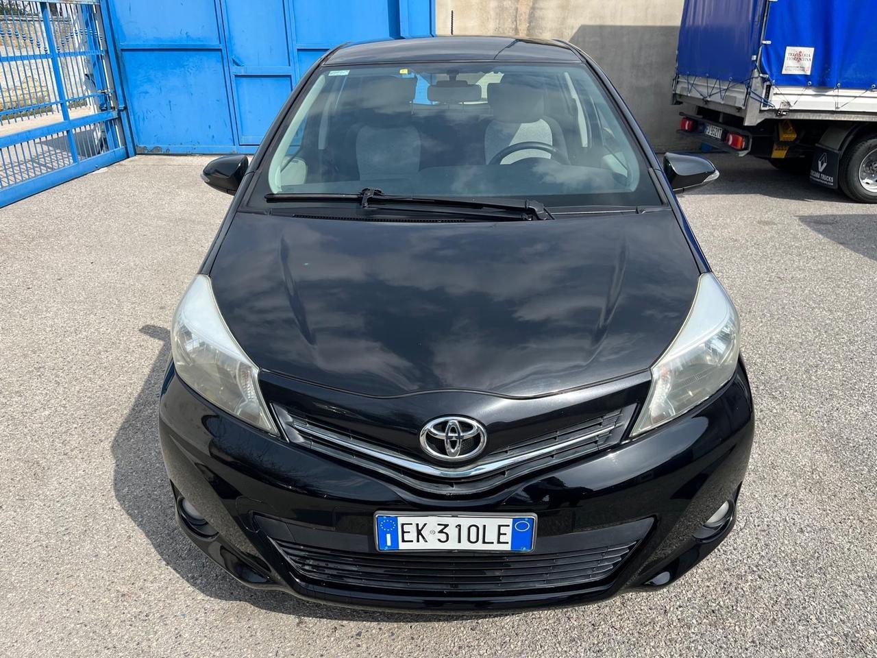 Toyota yaris 5P-1.0 benz-98000km-Full-2012