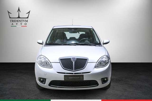 Lancia Ypsilon 1.2 8v Oro Plus