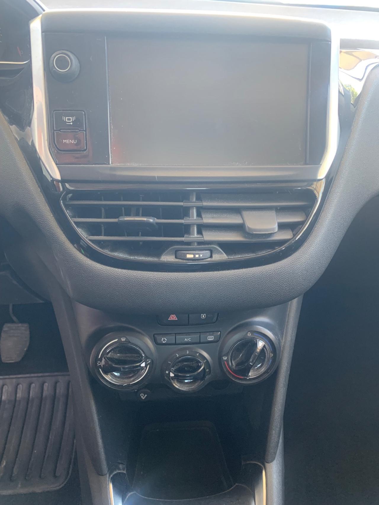 Peugeot 208 1.4 HDi 68 CV 5p Allure 120000KM