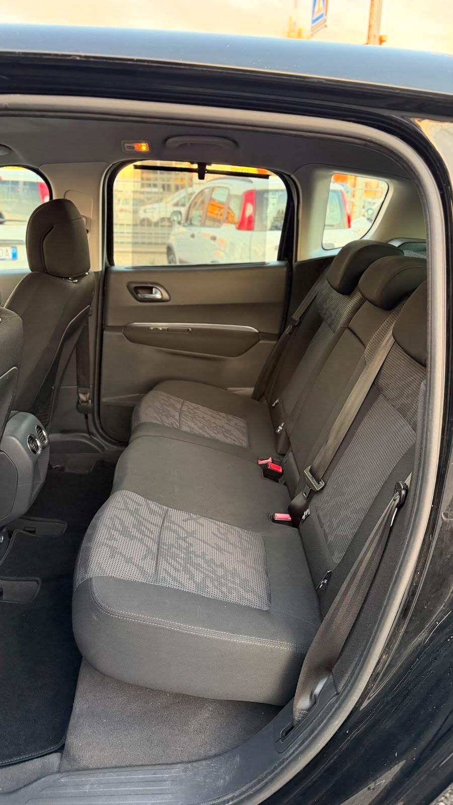 Peugeot 3008 1.6 HDi 110CV Outdoor