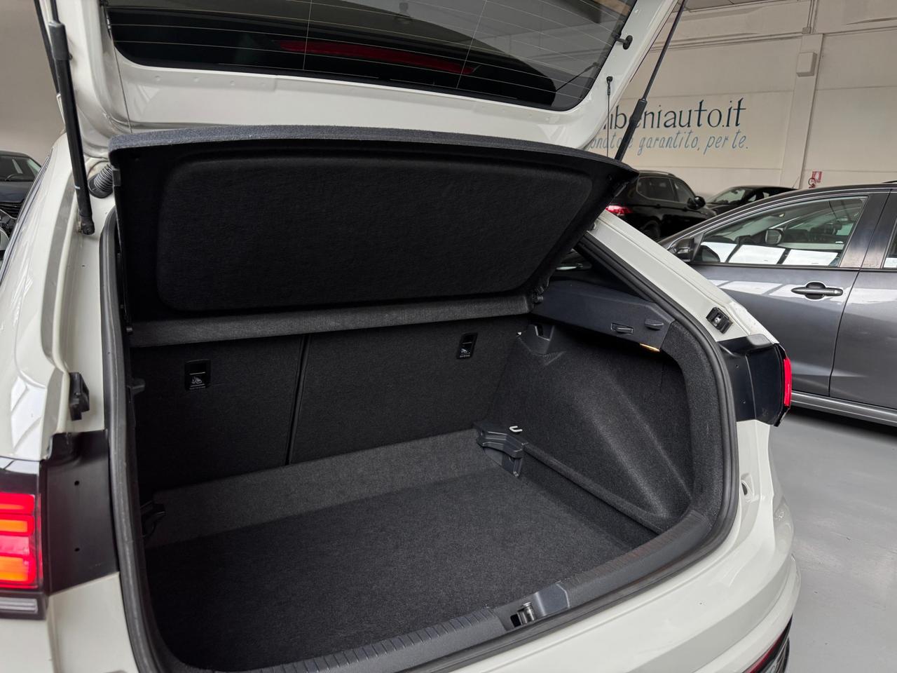 Volkswagen Taigo 1.0 tsi R-Line 110cv dsg TETTO APRIBILE