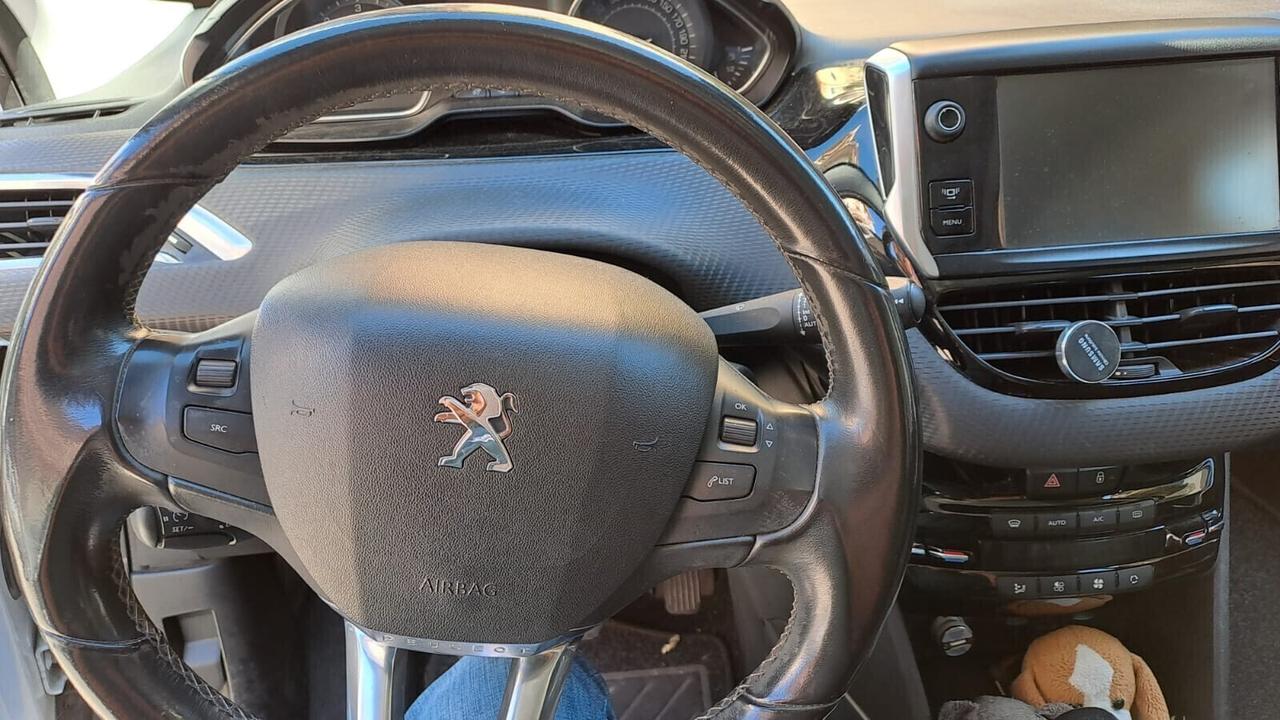 PEUGEOT 2008 1,6 HDI-TETTO PANORAMICO-3 REVISIONI
