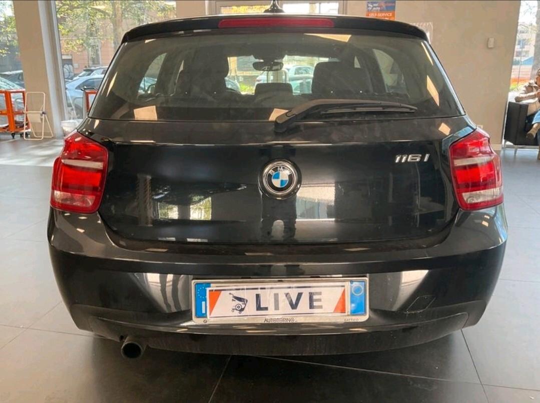 Bmw 116 116i 5p. Urban