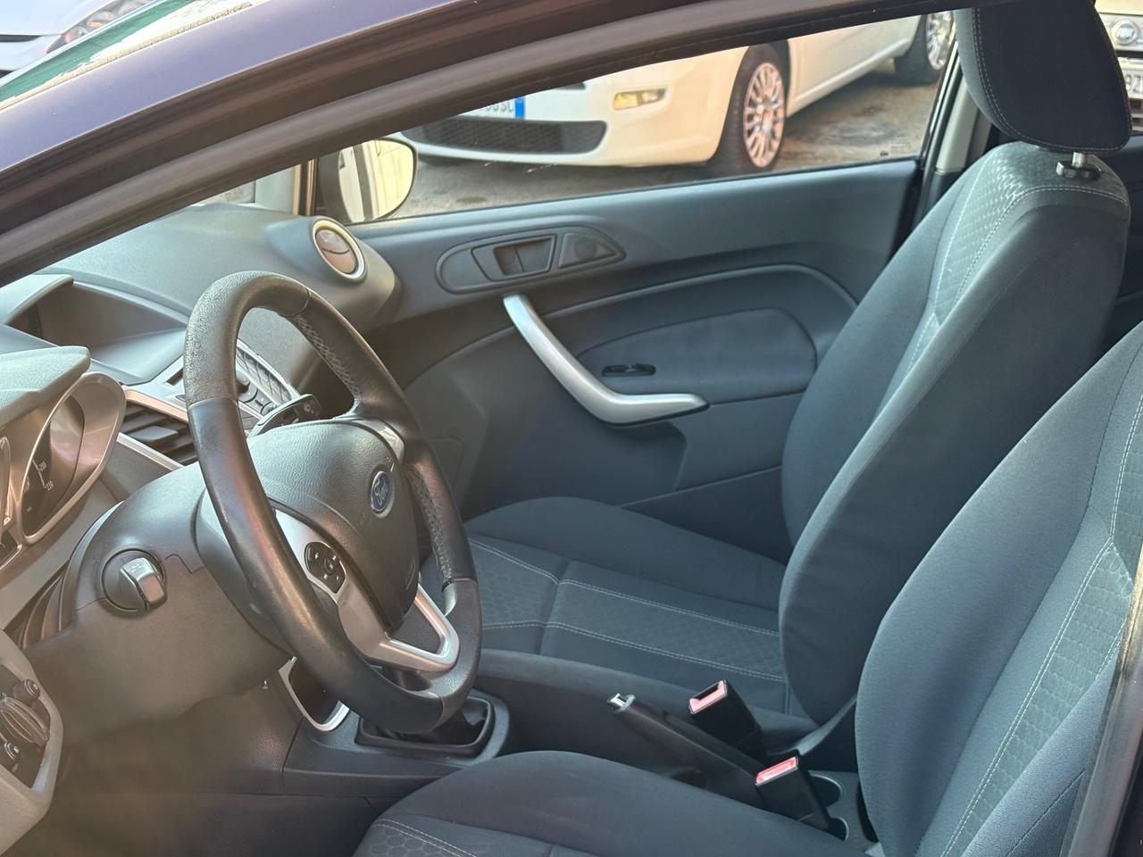 Ford Fiesta 1.4 5 porte Bz.- GPL Titanium UNICO PROPRIETARIO