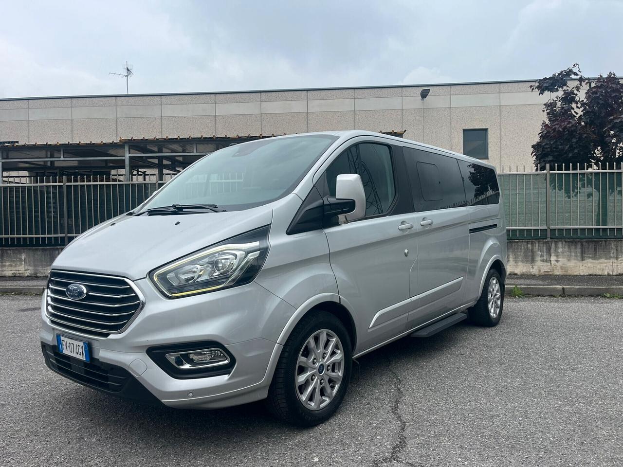 Ford Tourneo Custom 310 2.0 TDCi 130CV aut. PL Titanium