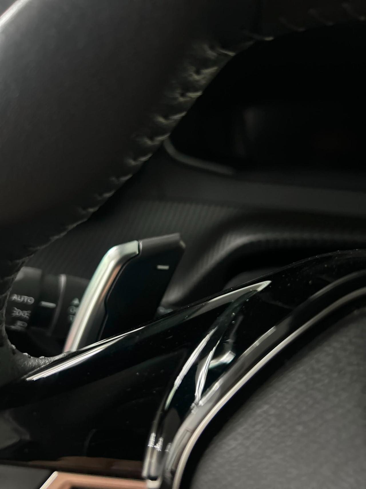 Peugeot 208 Hybrid Benzina 136 e-DCS6 Allure