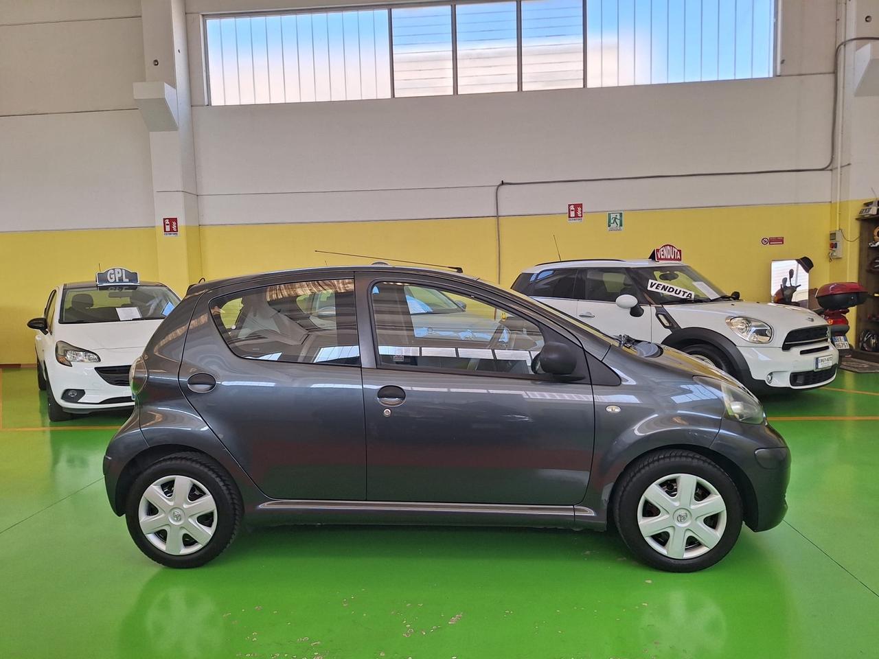 Toyota Aygo 1.0 5 p.Sol Adatta per Neo Patentato