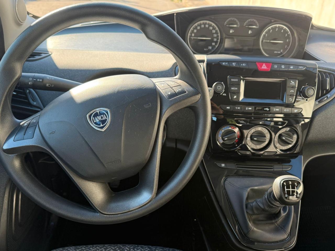 Lancia Ypsilon 1.0 FireFly 5 porte S&S Hybrid Ecochic Gold