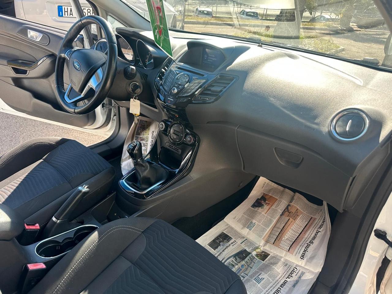 Ford Fiesta 1.5 TDCi 75CV 5 porte Black & White Edition NEOPATENTATI