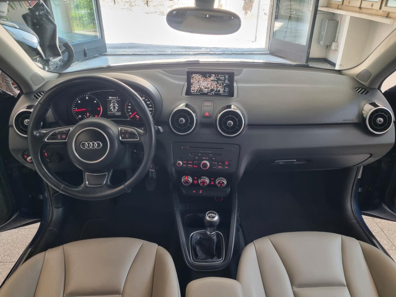 Audi A1 SPB 1.6 TDI 105 CV Ambition, PELLE, BI-XENON, NAVI