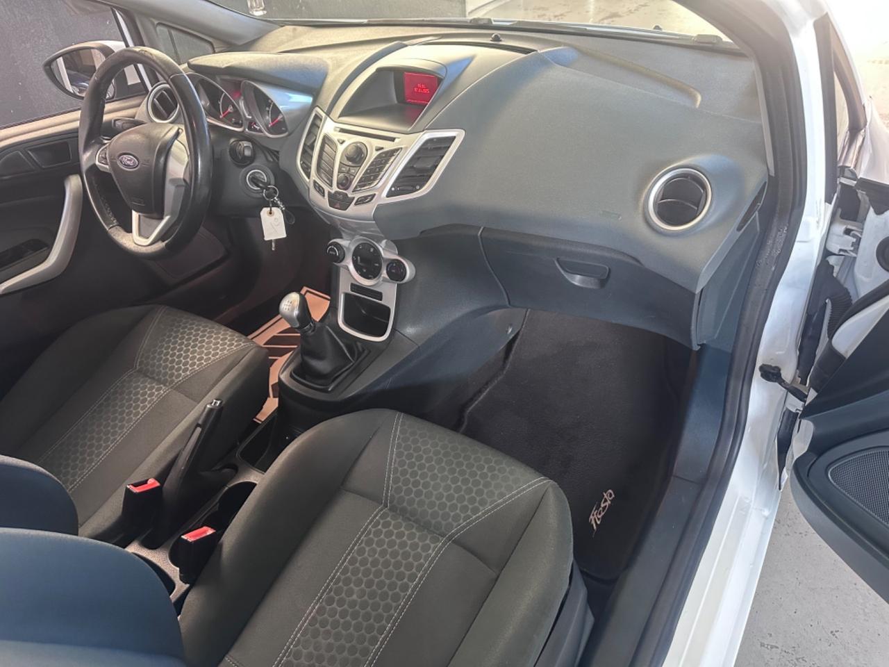 Ford Fiesta 1.4 TDCi 70CV 3 porte Titanium