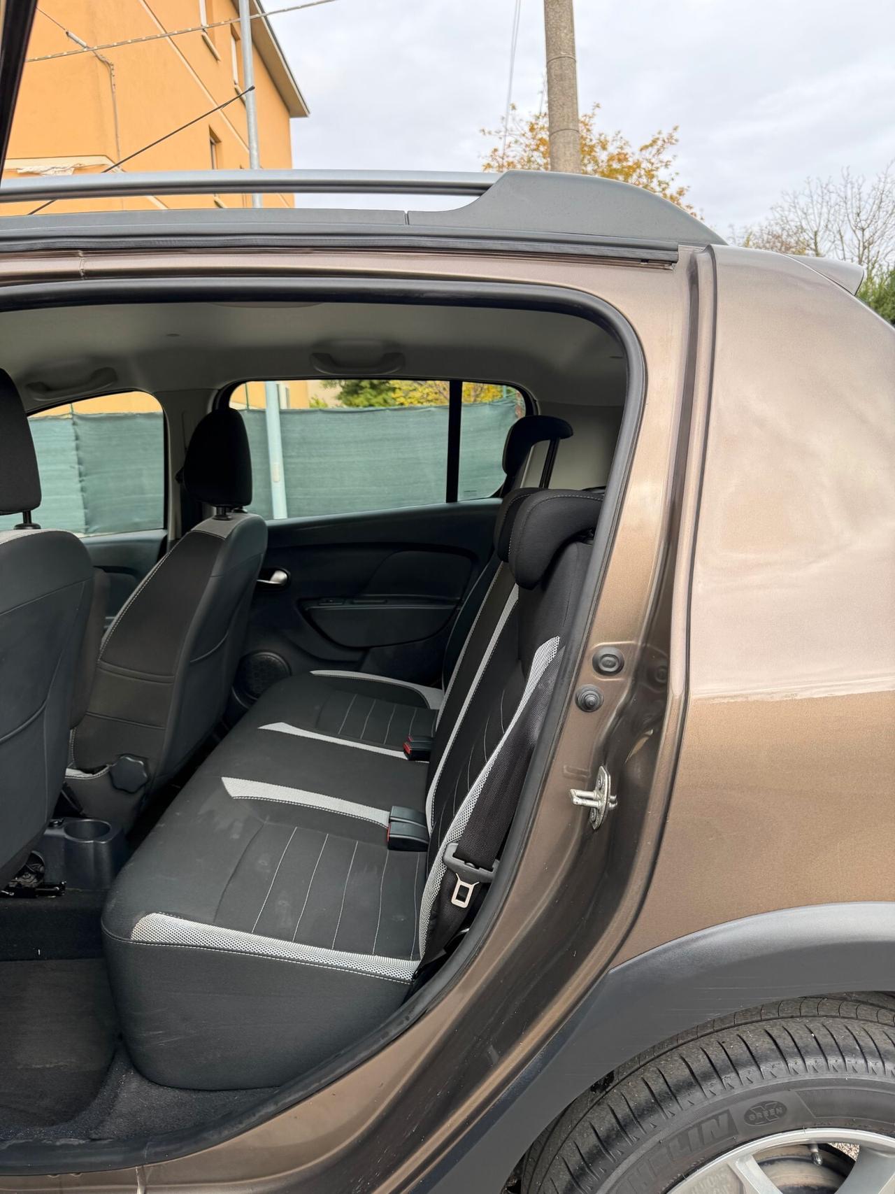 Dacia Sandero Stepway 0.9 GPL - NEOP. - 12 MESI DI GARANZIA -