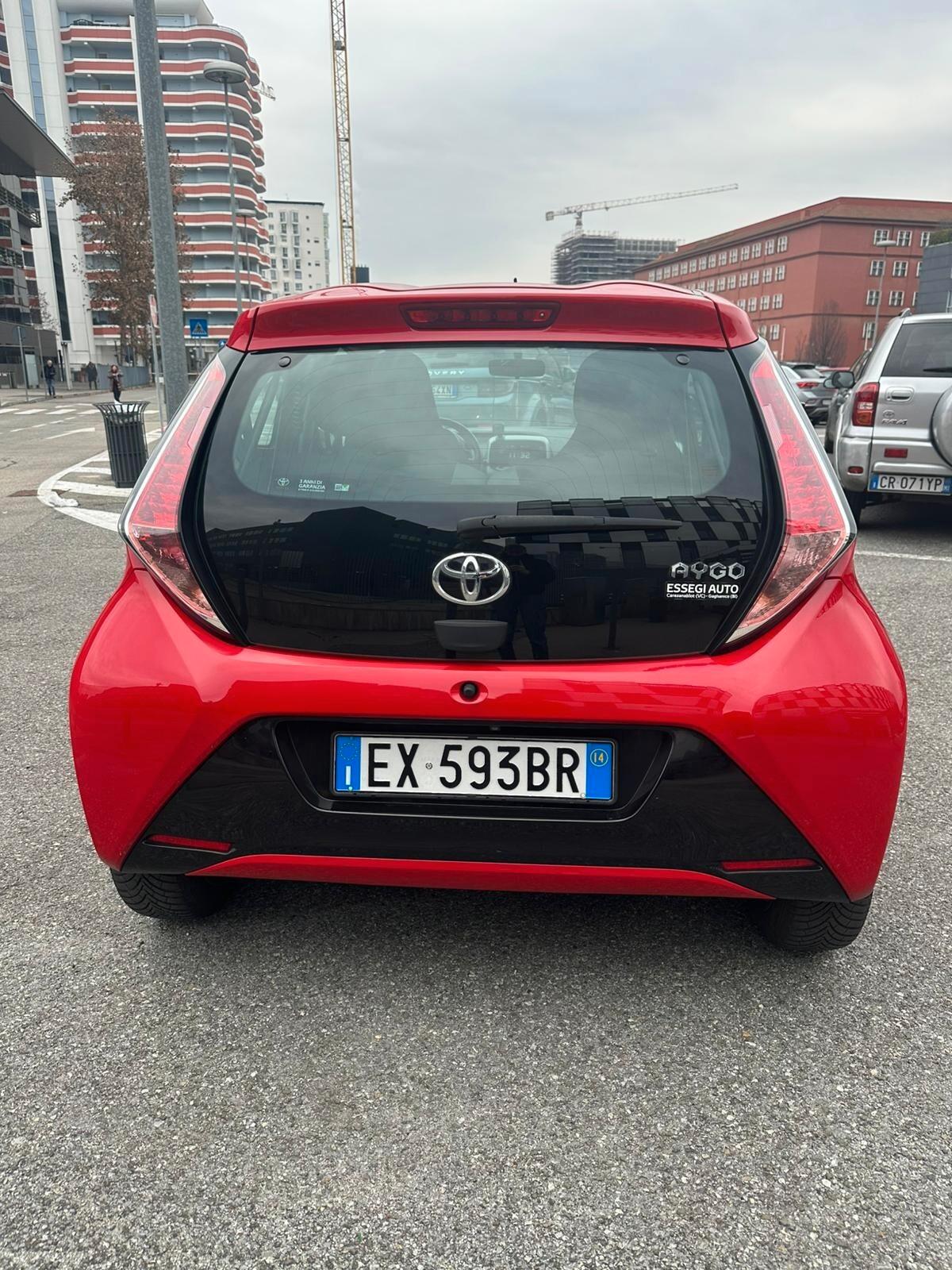 Toyota Aygo 1.0 VVT-i 69 CV 5 porte x-cite