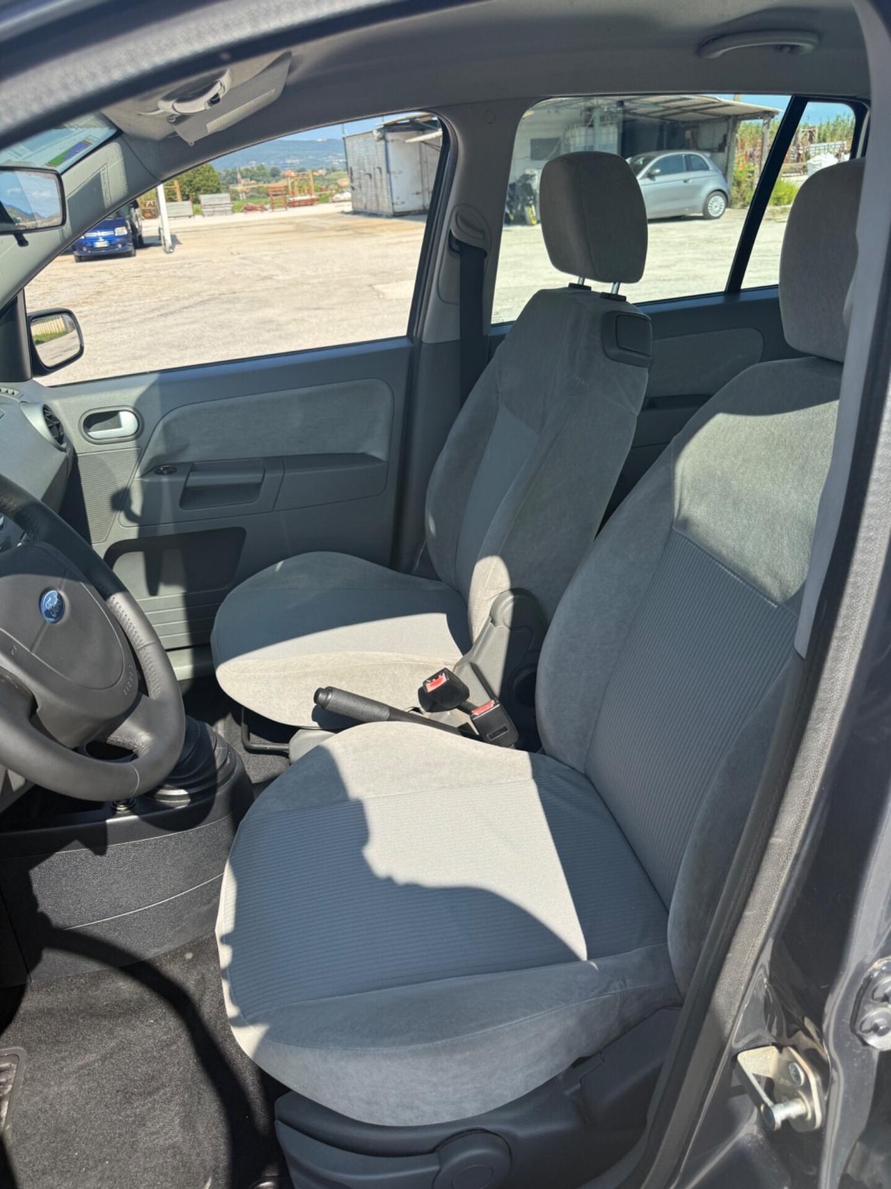 Ford fusion 1.4 benzina 80cv neopatentati 5porte