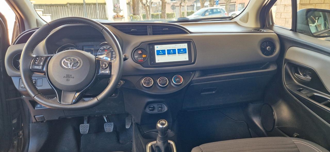 Toyota Yaris 1.5 5 porte 37.400 km Tagliandi
