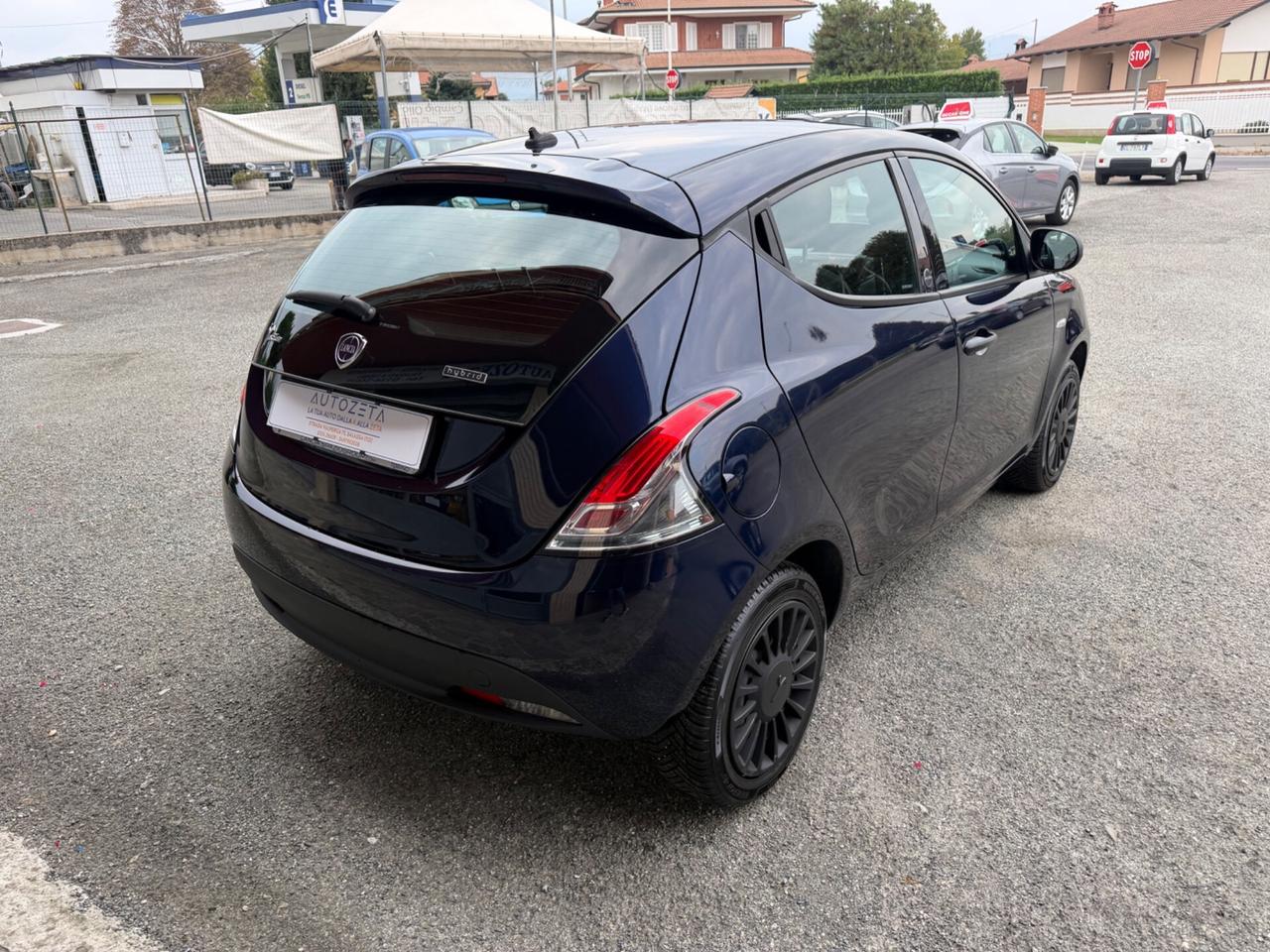 Lancia Ypsilon 1.0 Hybrid Silver
