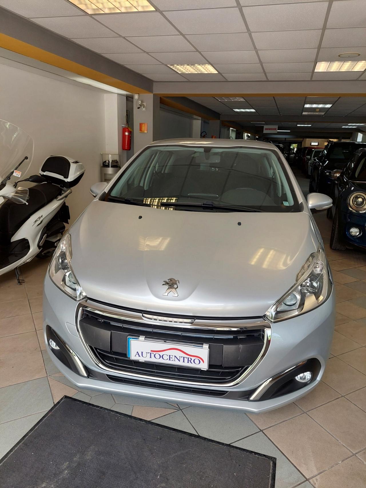 Peugeot 208 PureTech 82 5 porte Allure