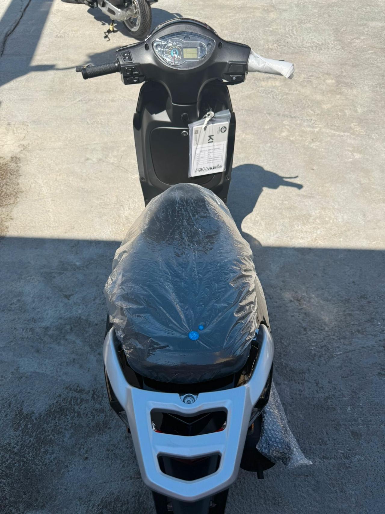 Peugeot Tweet 125 kisbee