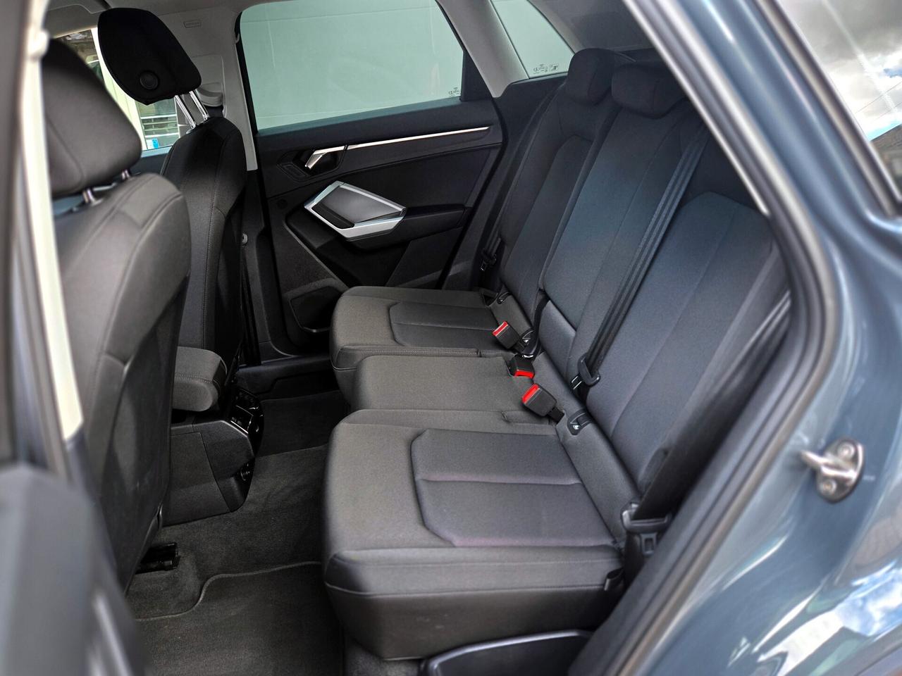 Audi Q3 35 TDI S tronic 150 cv Business