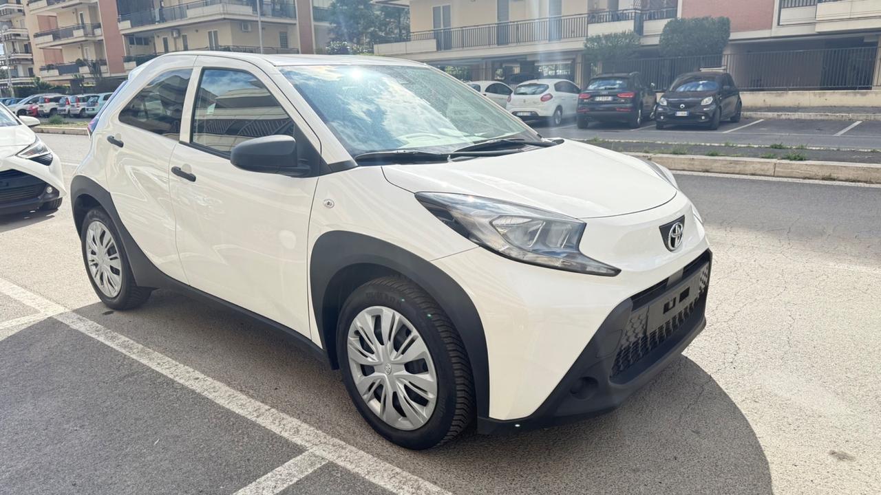 Toyota Aygo X 1.0 VVT-i 72 CV 5 porte Lounge Air S-CVT LED PDC CAR PLAY BLUETOOTH