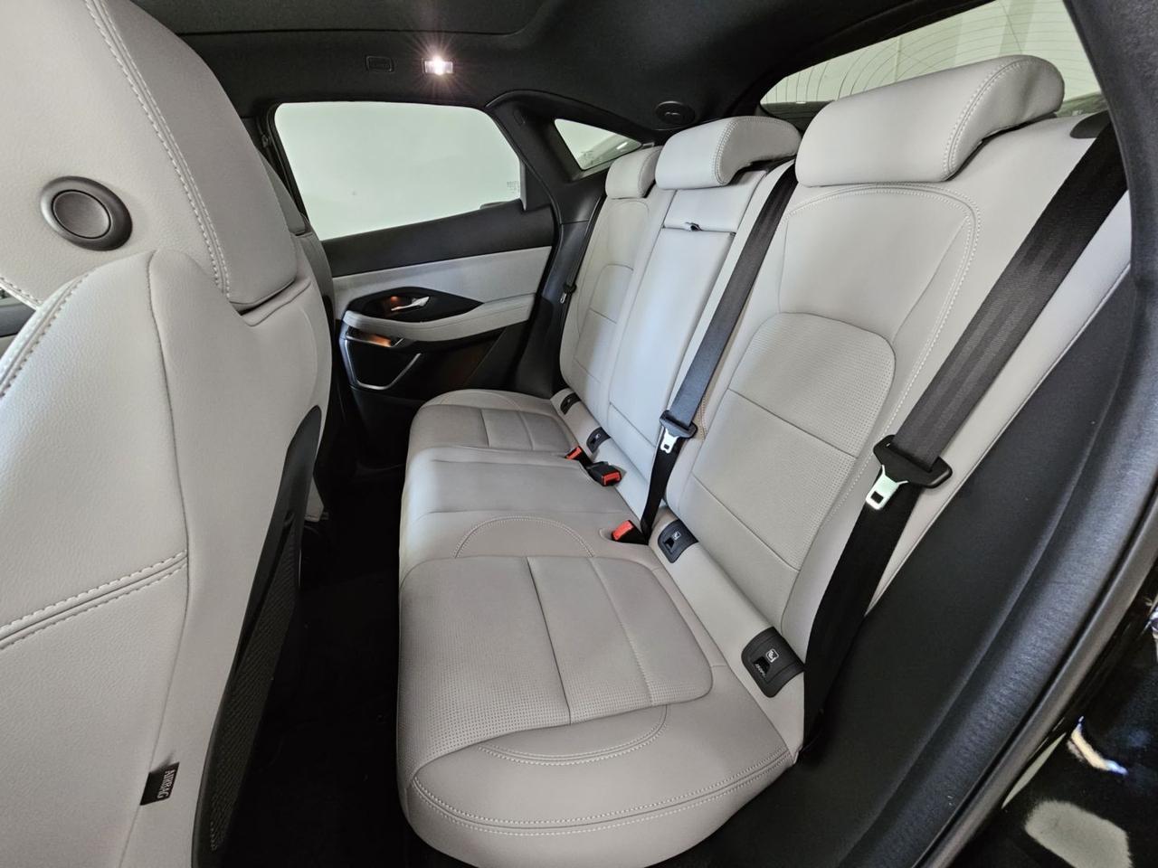 Jaguar E-Pace R-Dynamic SE Navi Camera Tetto C.20" LED BlackPack