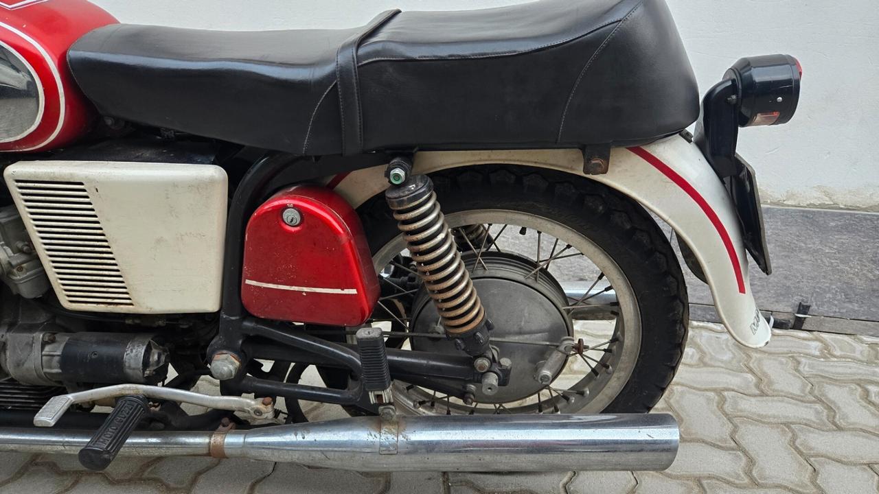 Moto Guzzi V7 SPECIAL SPORT