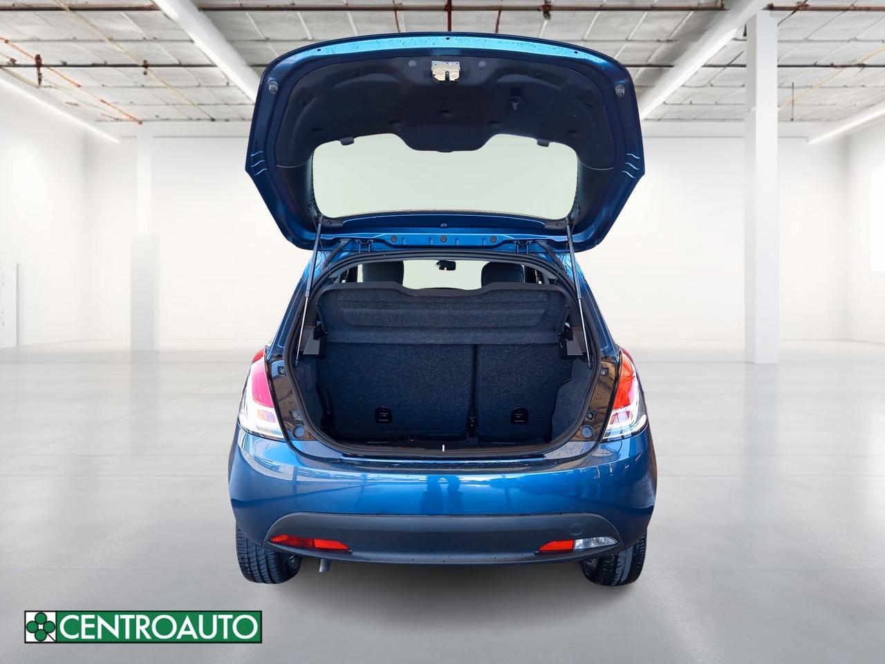 Lancia Ypsilon 1.0 FireFly 5 porte S&S Hybrid Gold