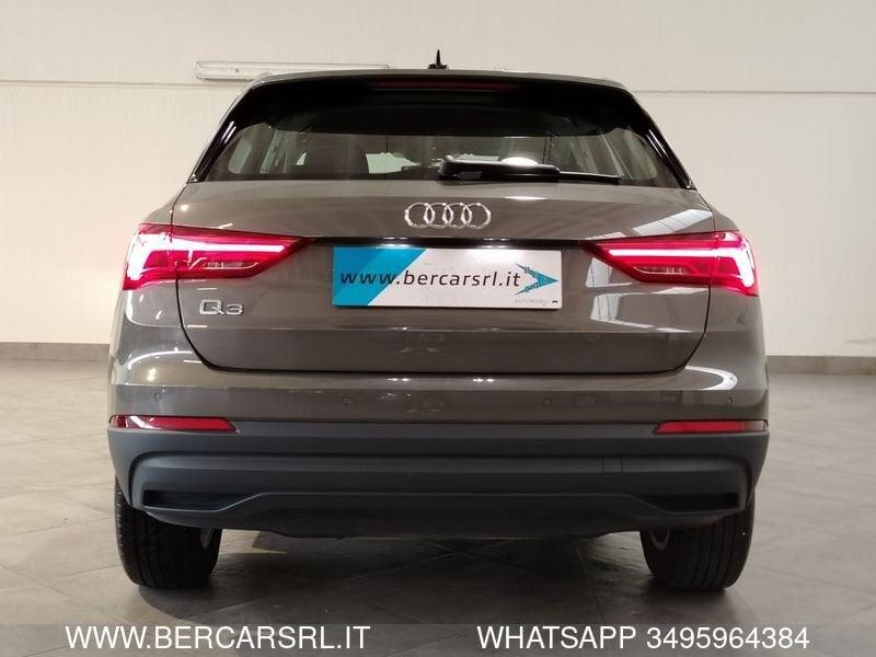 Audi Q3 45 TFSI e S tronic Business