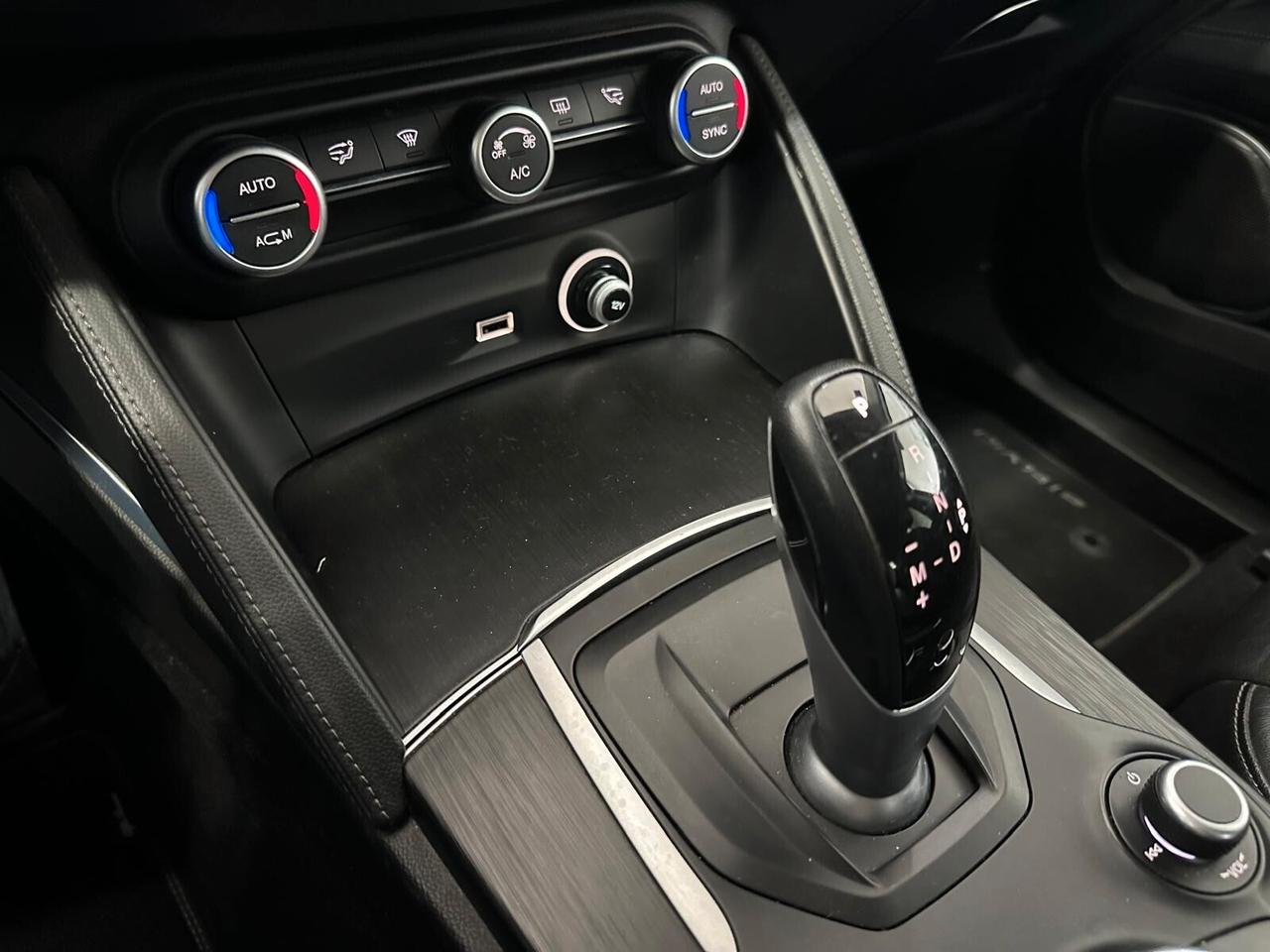 Alfa Romeo Stelvio 2.2 Turbodiesel 180 CV AT8 RWD Super