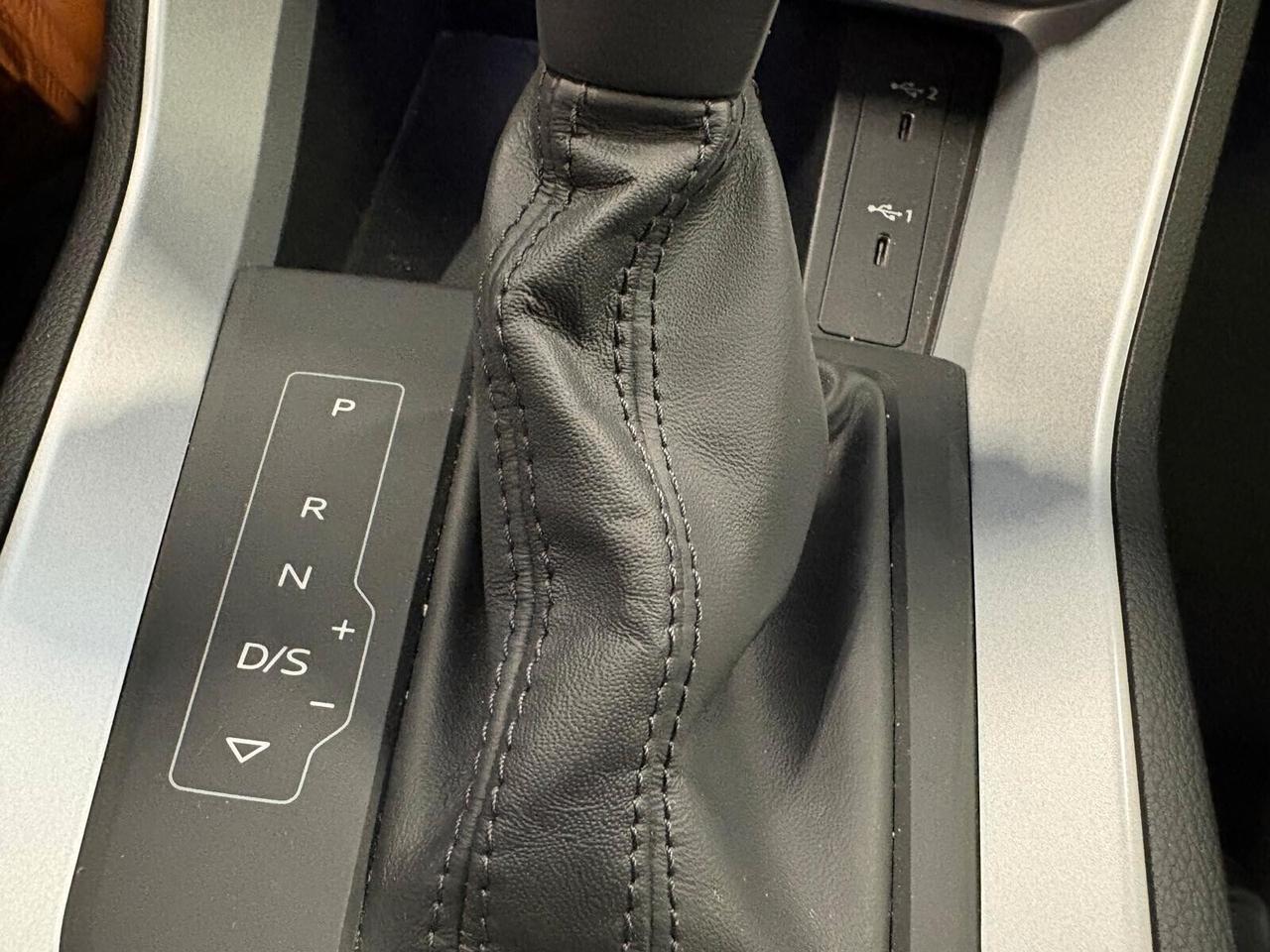 Audi Q3 35 2.0 TDI quattro S tronic 10000 km TETTO