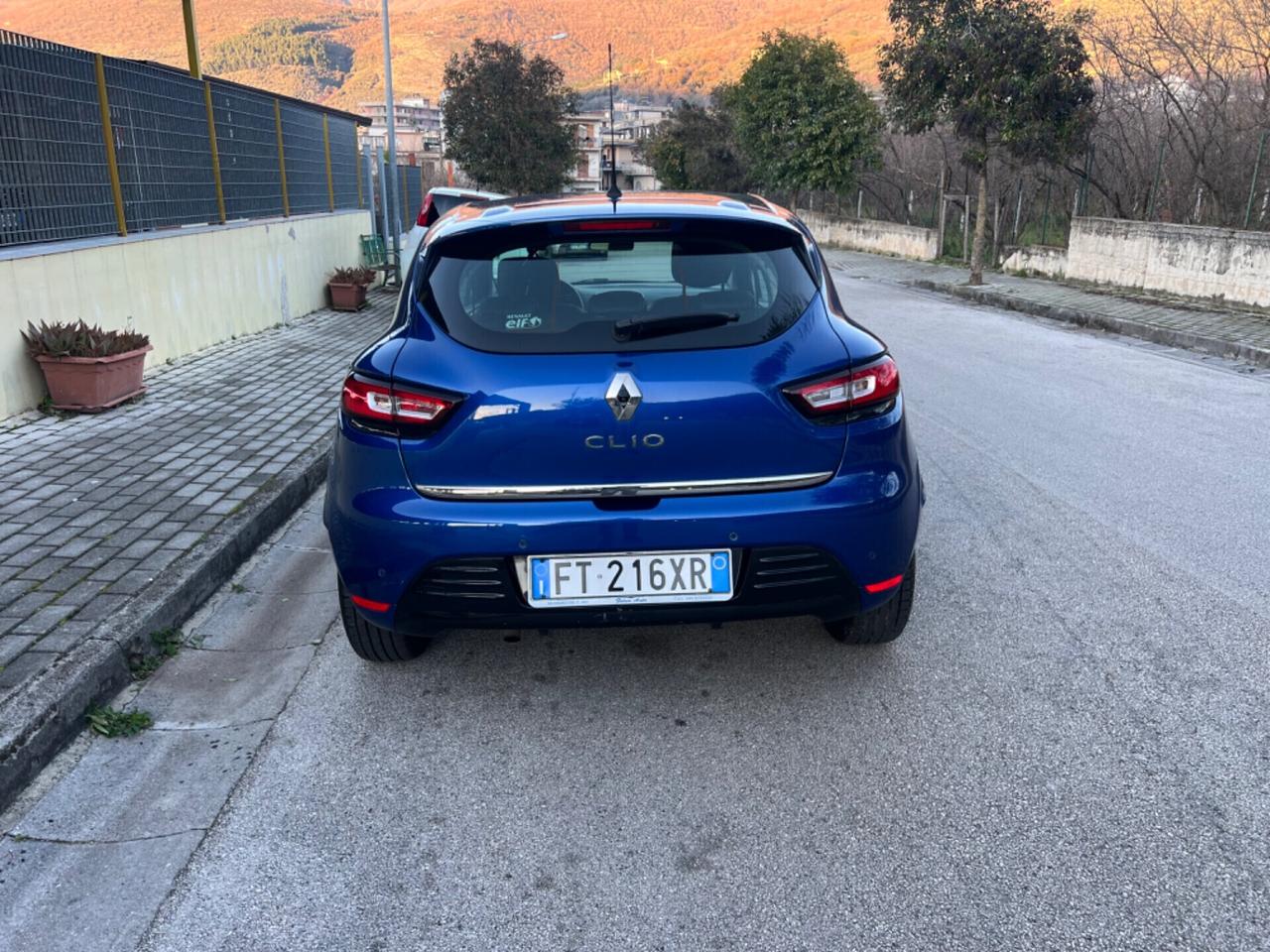 Renault Clio TCe 12V 90 CV Moschino Intens 2019 52mila km