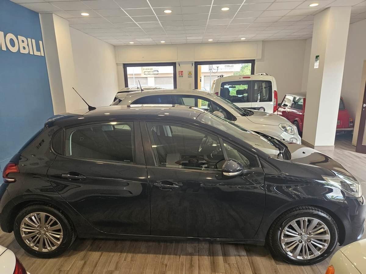 Peugeot 208 PureTech 82 5 porte Allure