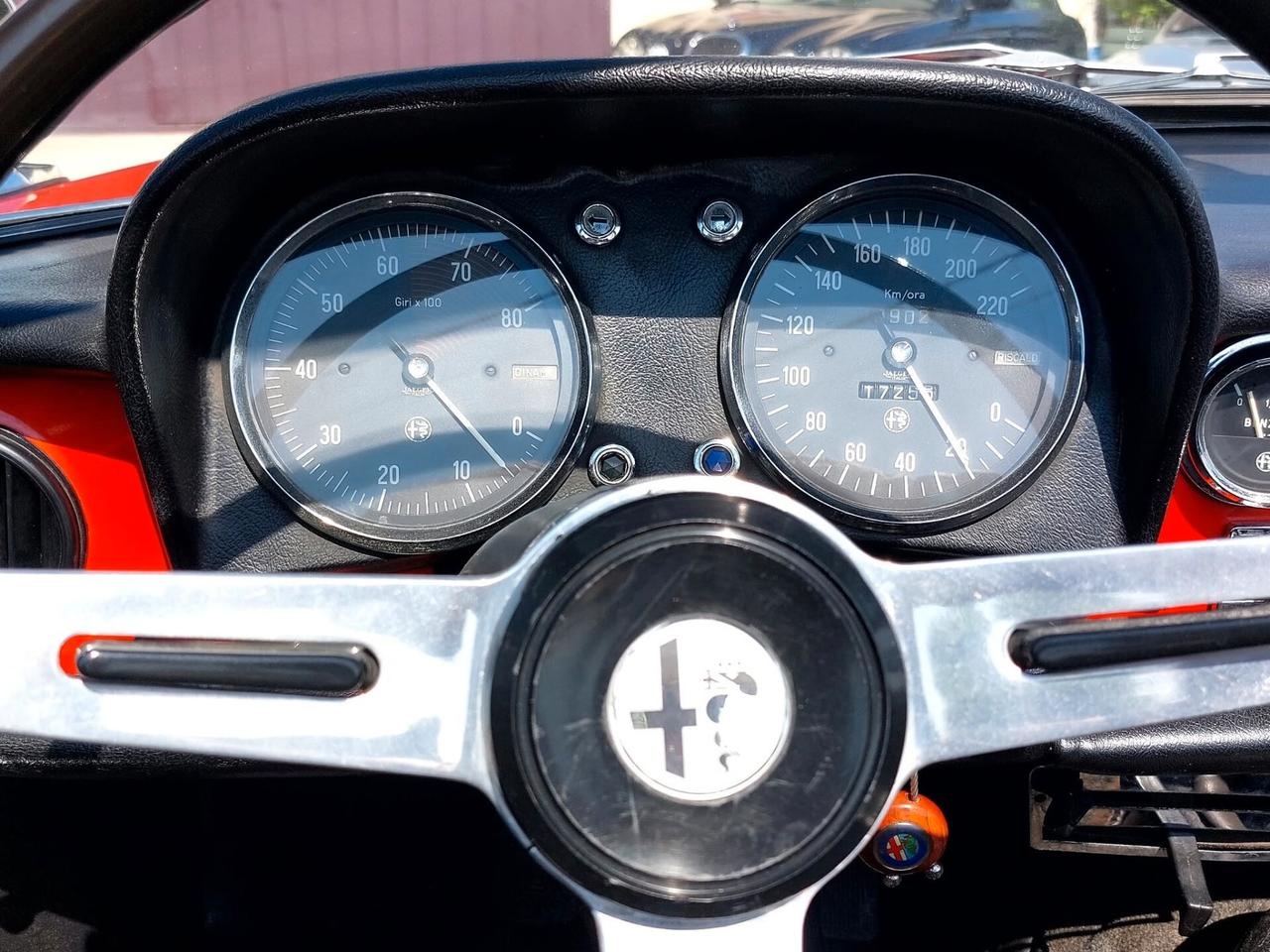 Alfa Romeo Spider Duetto 1600 Osso di Seppia del 1966