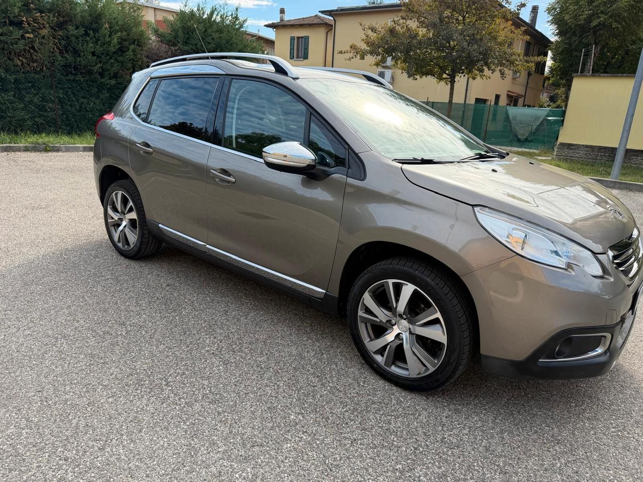 Peugeot 2008 1.6 - NEOPATENTATI - 12 MESI DI GARANZIA -