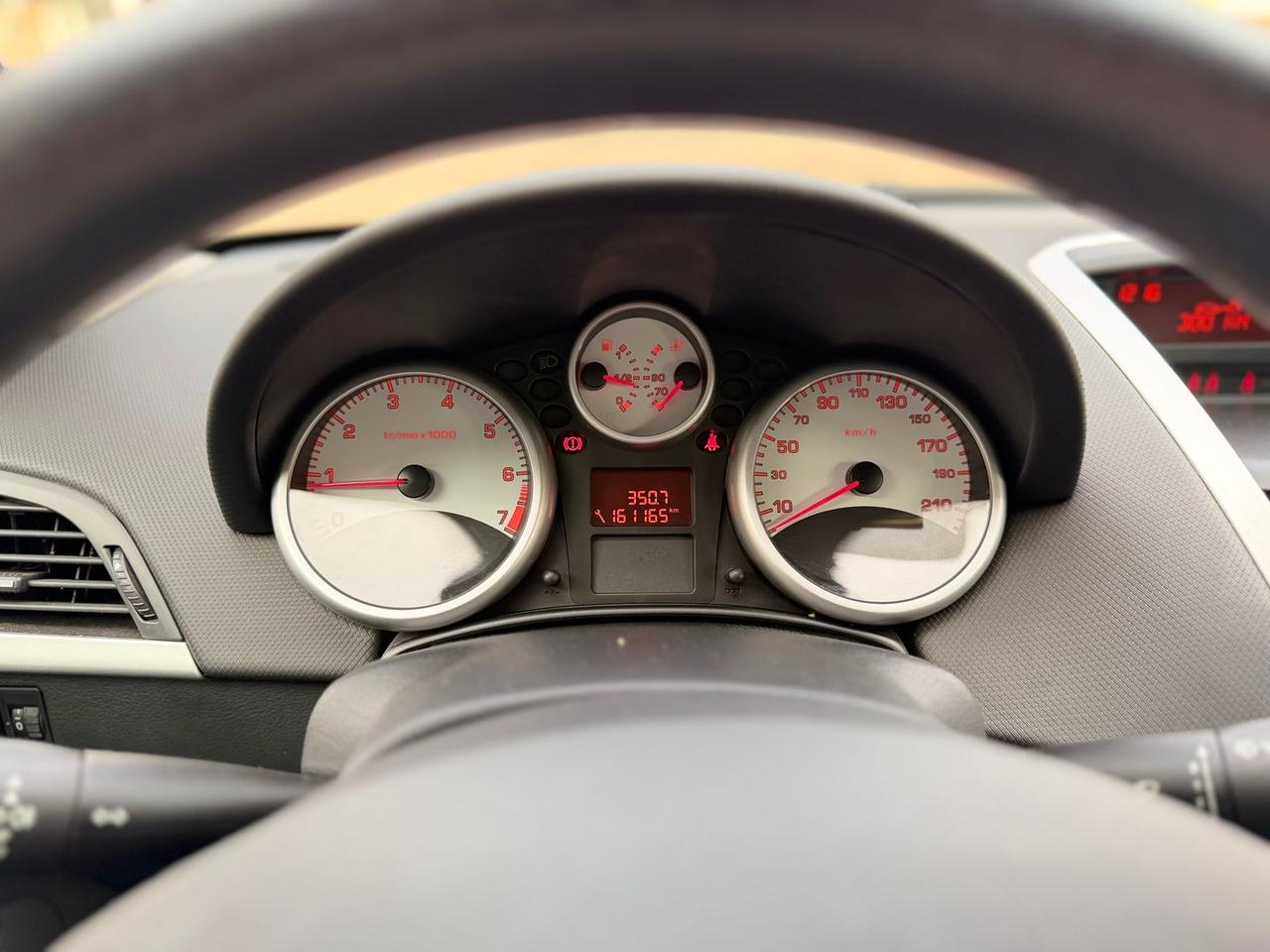 Peugeot 207 Special Edition 1.4 i #8321