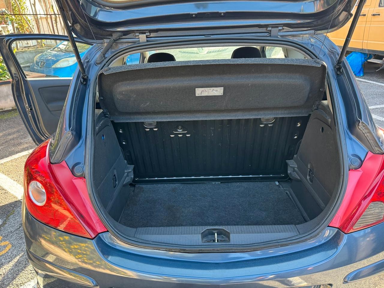 Opel Corsa 1.2 benzina 3 porte