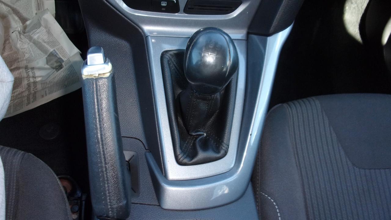 Ford Focus 1.6 120 CV GPL SW Titanium