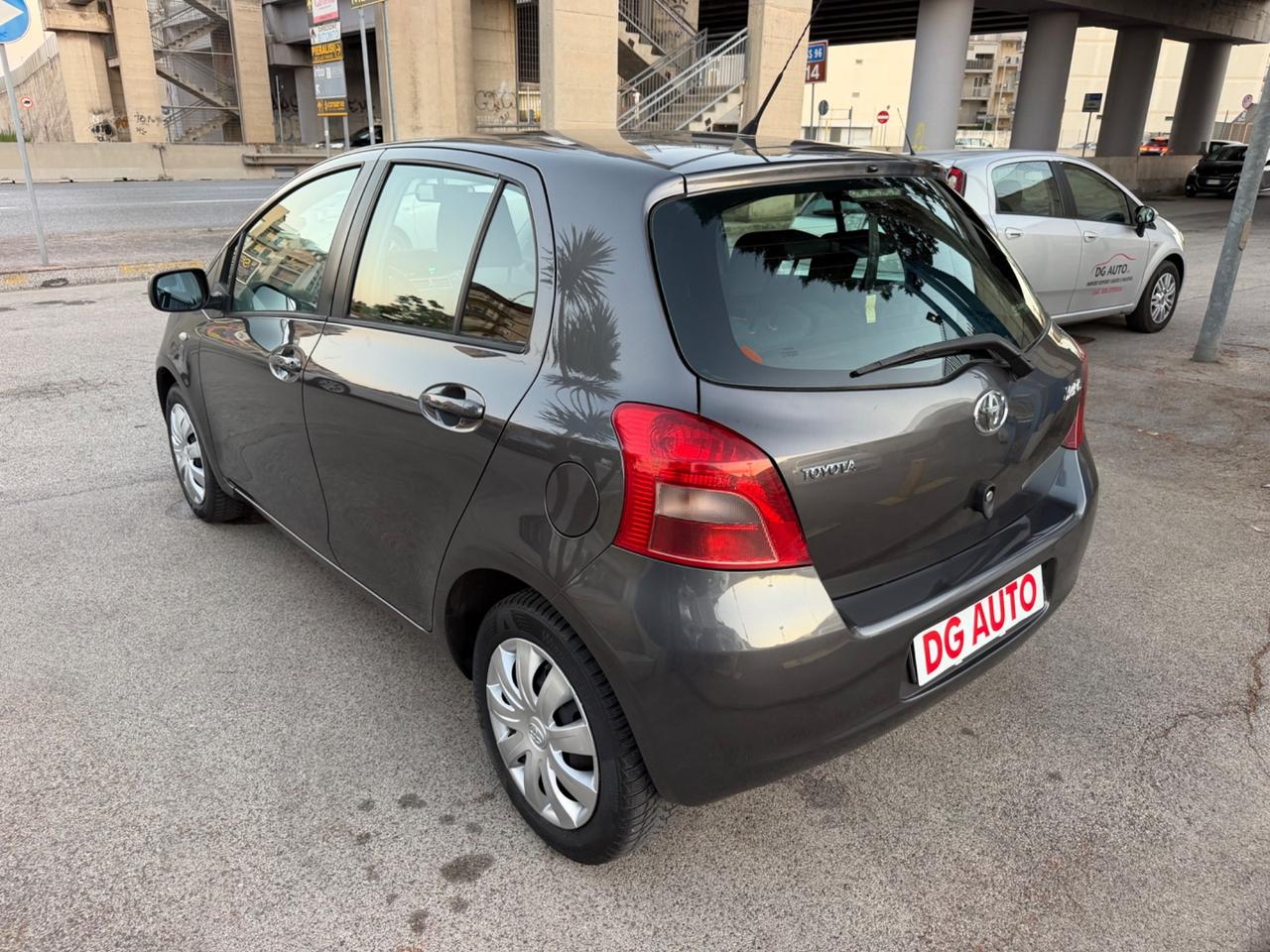 Toyota Yaris 1.3 benzina 87 cv 2008
