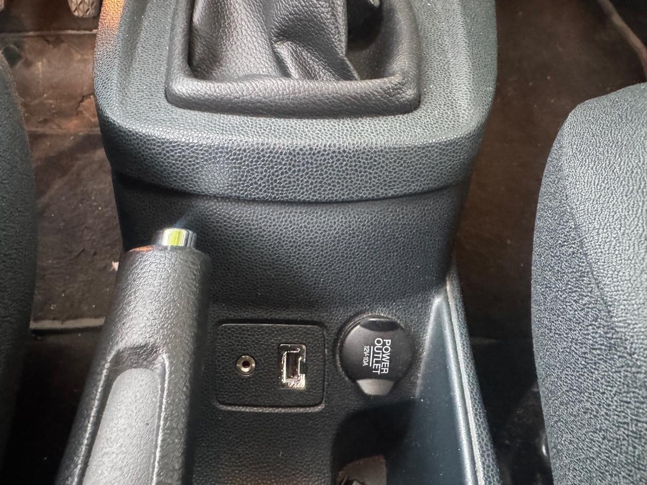 Ford Fiesta 1.2 82 CV 5 p neopaten garanzia 12 mesi