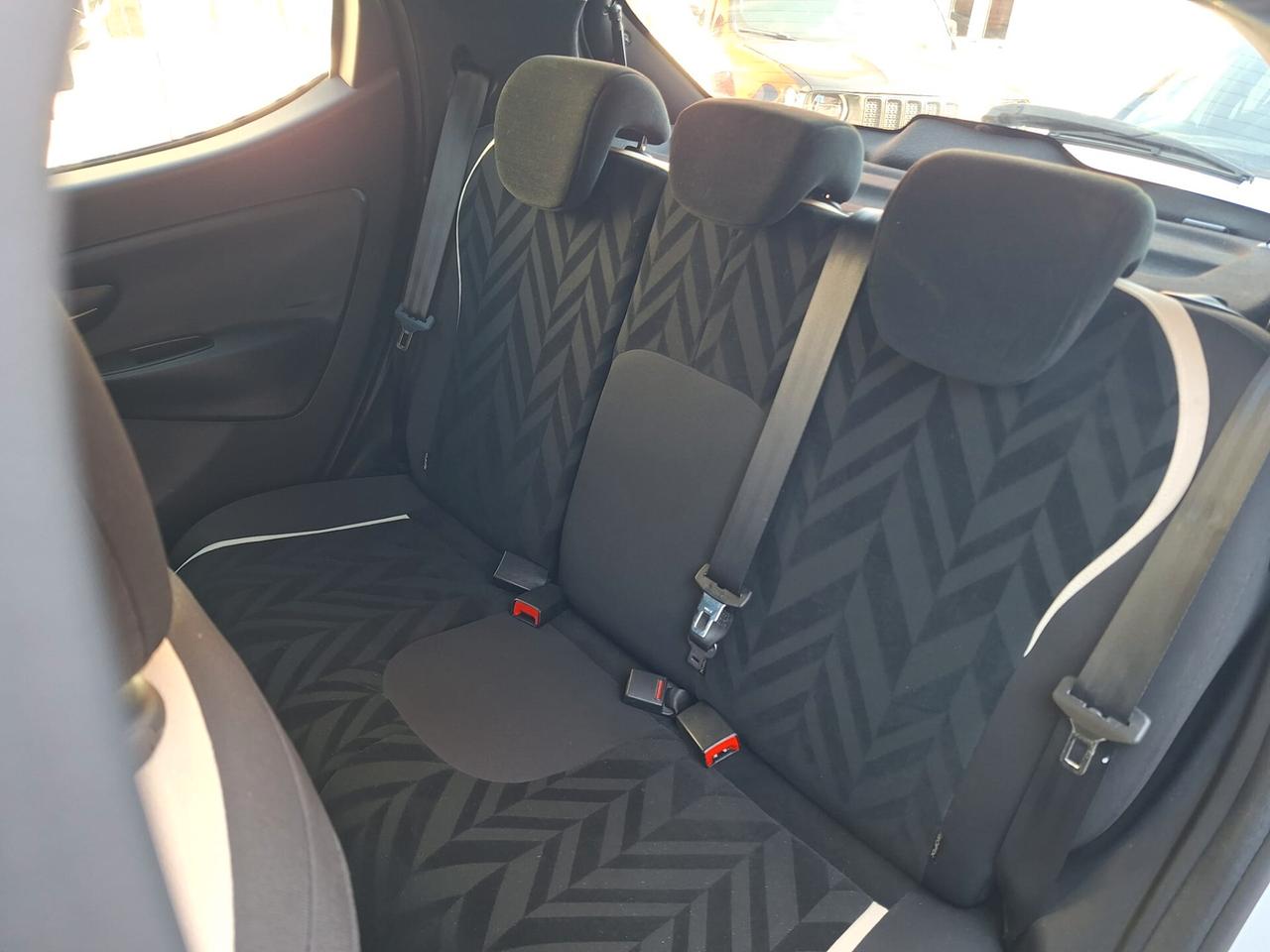 Lancia Ypsilon 1.2 69 CV 5 porte GPL Ecochic Silver