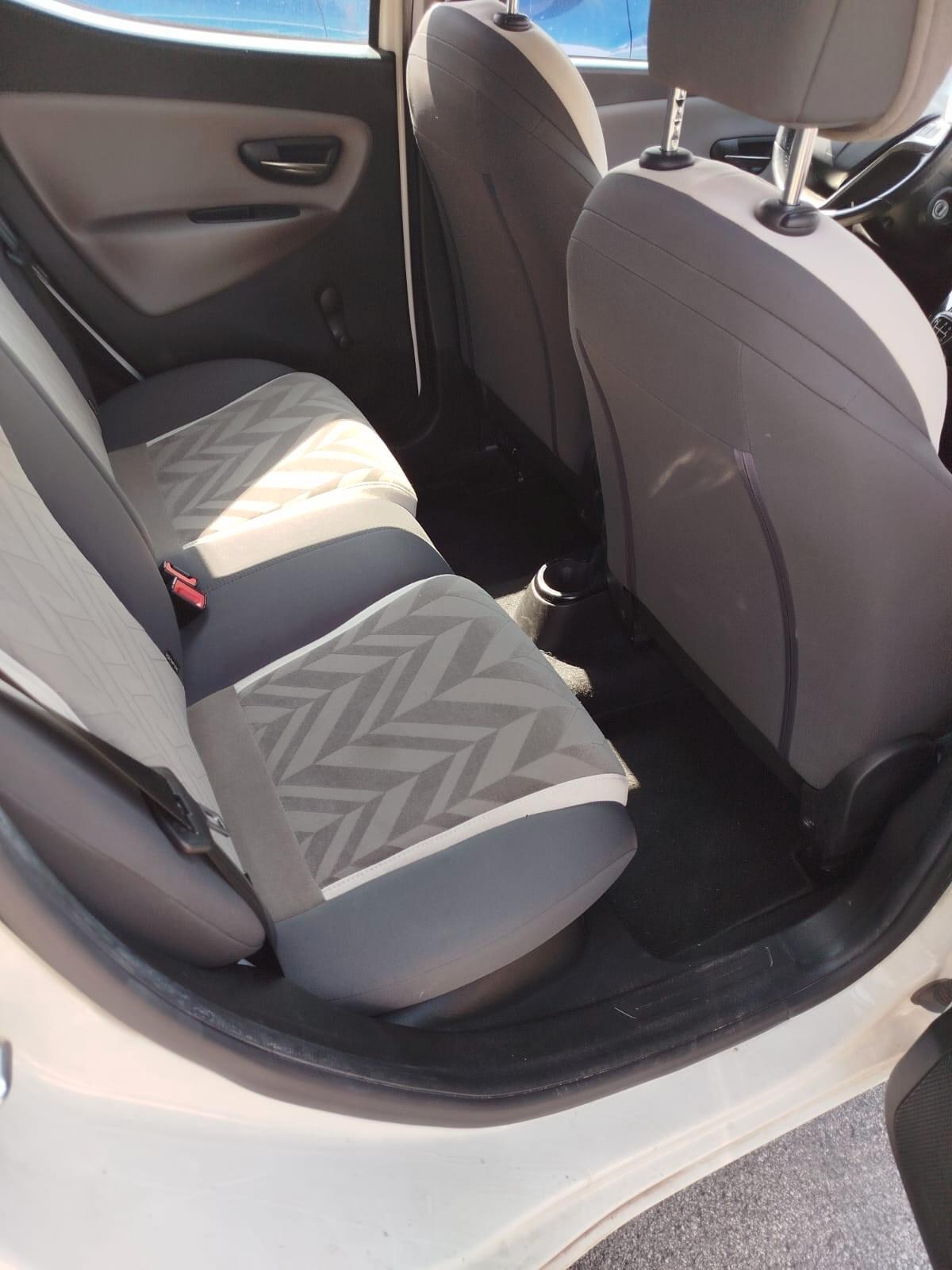 Lancia Ypsilon 1.2 69 CV 5 porte Gold
