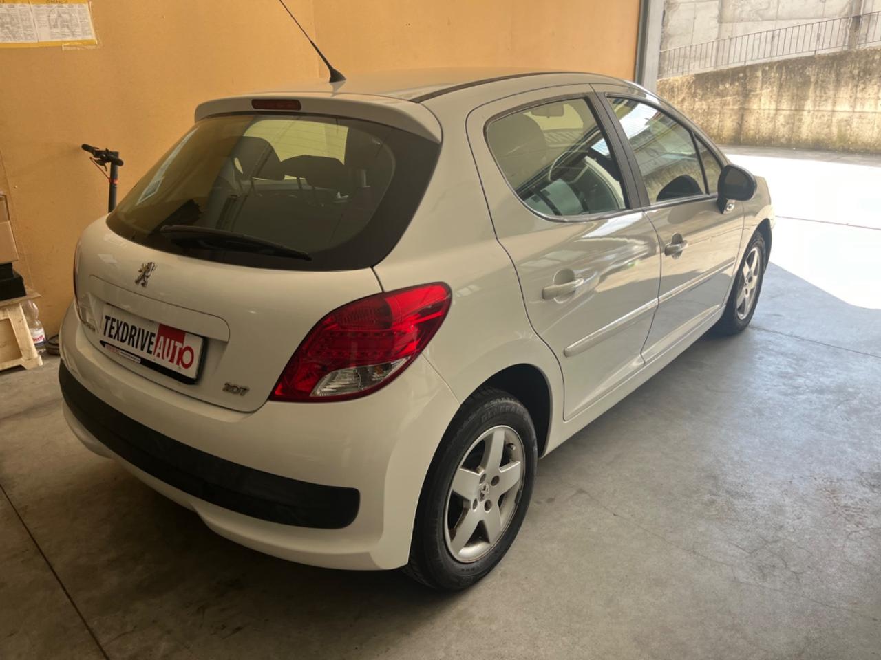 Peugeot 207 1.4 HDi 70CV 5p. Active