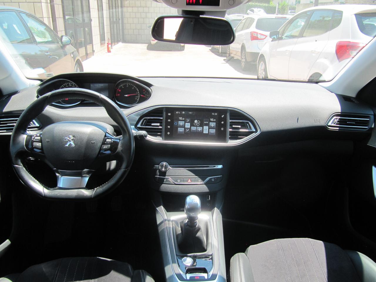 Peugeot 308 BlueHDi 120 S&S Allure