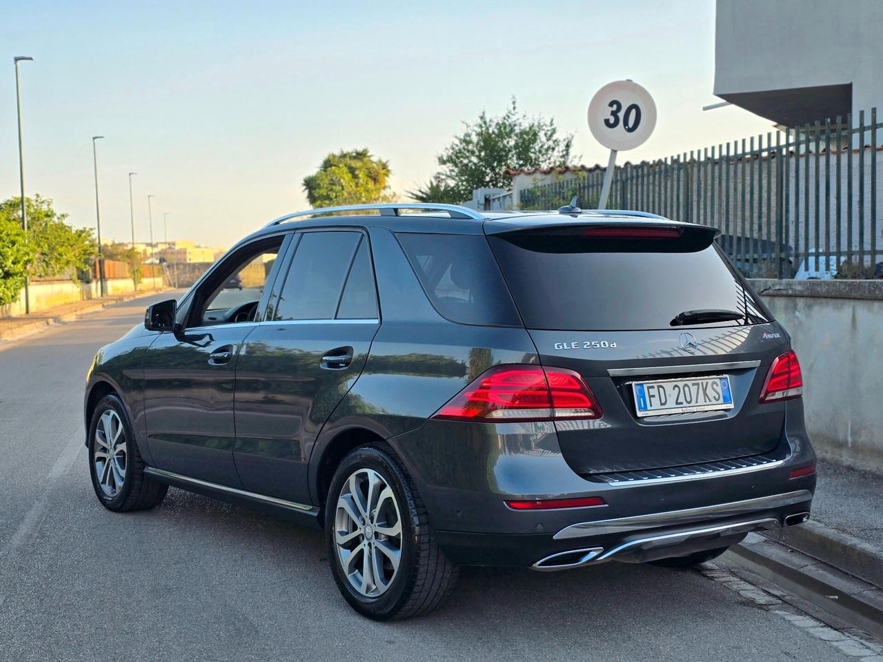 MERCEDES GLE PREMIUM 4 MATIC 2017 PERFETTA