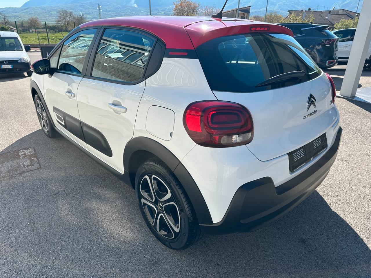 Citroen C3 1.2 puretech Shine s&s 83cv
