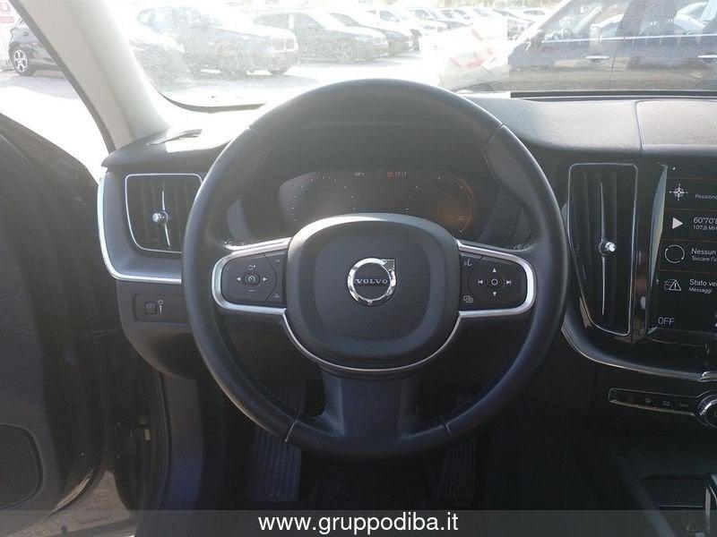 Volvo XC60 II 2018 Diesel 2.0 b4 Momentum Pro awd auto