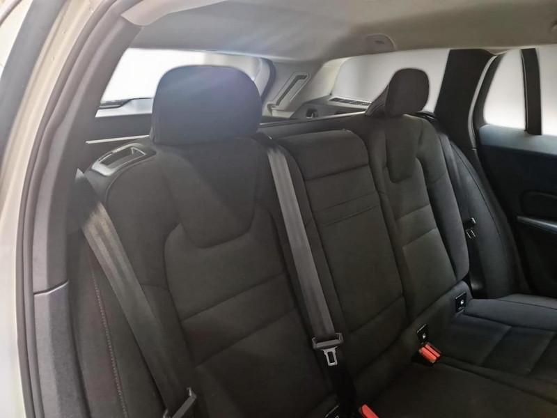 VOLVO V60 B4 D autom. Momentum Business Pro WAGON