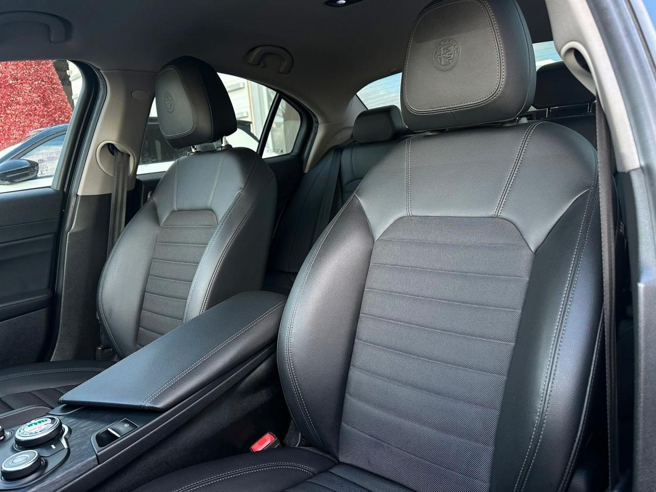 Alfa Romeo Giulia 2.2 Turbodiesel 160 CV AT8 Super Pack Performance