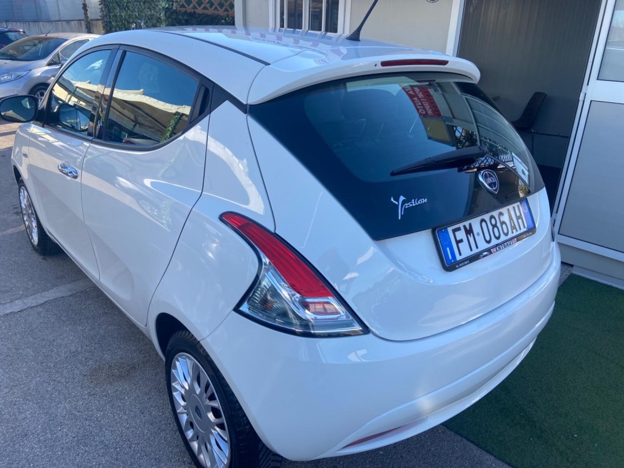 Lancia Ypsilon 1.2 69 CV GPL Ecochic nuova garanzia12
